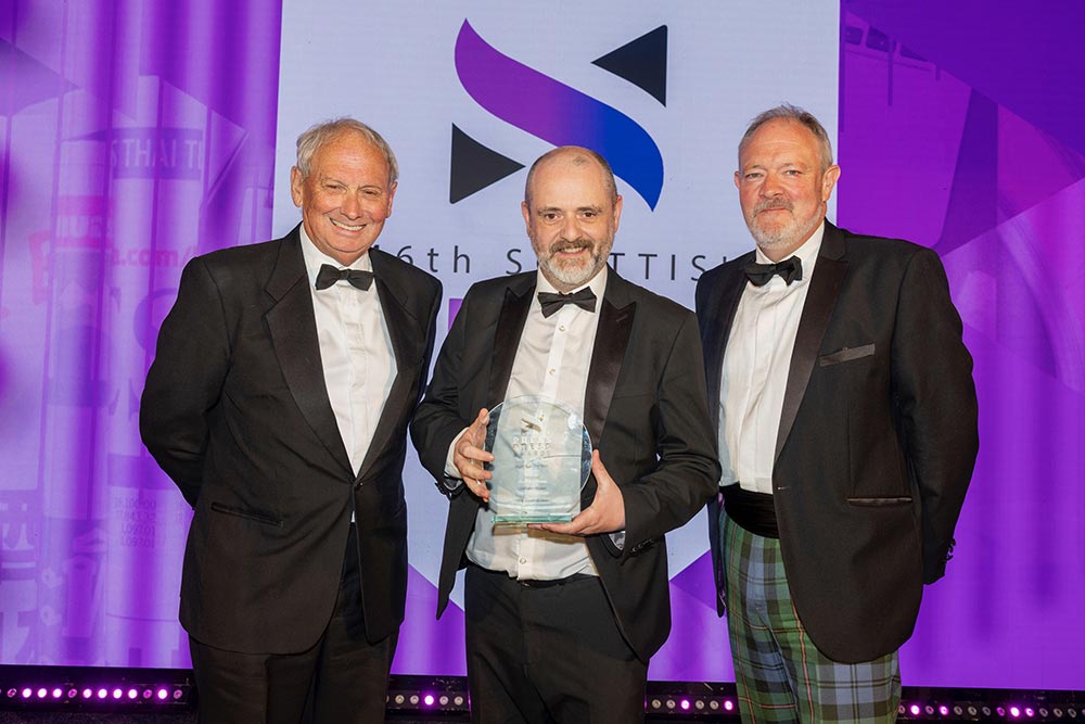 Charity sponsors Scottish Scoop of the Year Award